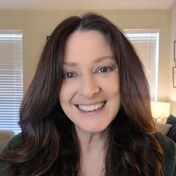 Shannon Smith Headshot